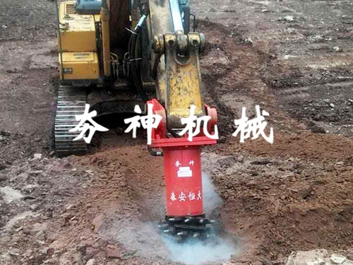 RW系列臥式液壓巖土銑挖機應用現(xiàn)場