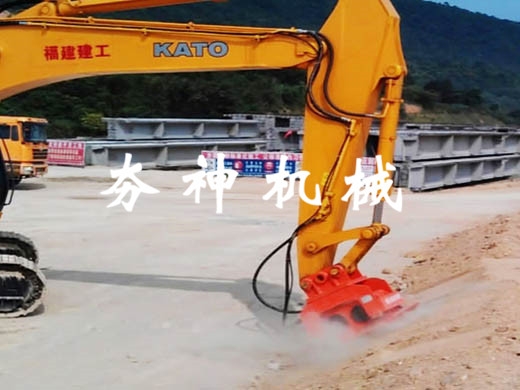 VC-D系列多功能液壓振動夯實(shí)機(jī)施工案例